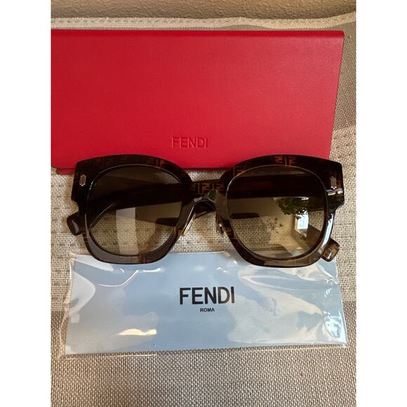 Fendi FF 0458G Monogram Sunglasses in Gradient Brown with Red Case & cloth NIB main image 4
